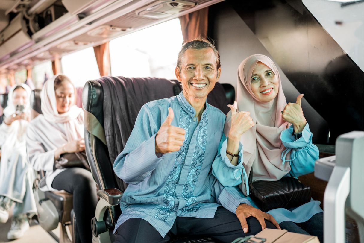 Sewa bus pariwisata