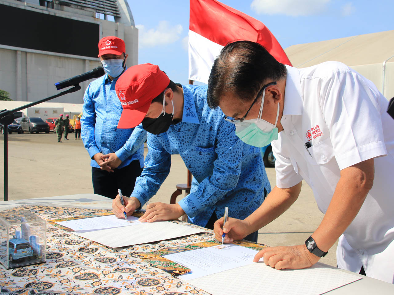 Jemput Bola Donor Plasma Konvalesen, PMI dan Bluebird Sediakan Transportasi Jemput-Antar Gratis