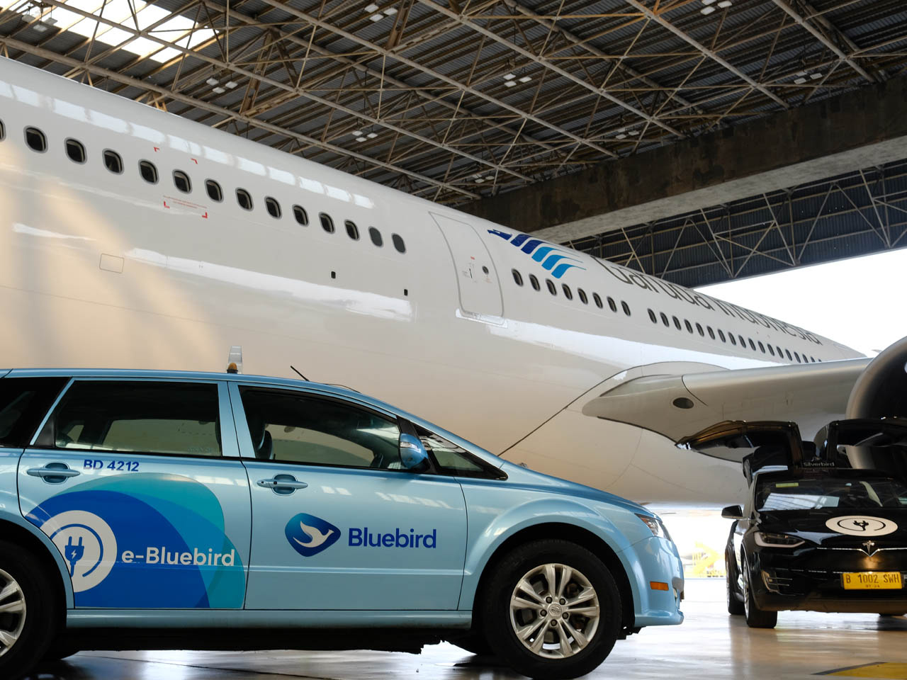 Garuda Indonesia Jalin Kemitraan dengan Bluebird Group, Hadirkan Fitur Baru Layanan Transportasi Terintegrasi Dari dan Menuju Bandara