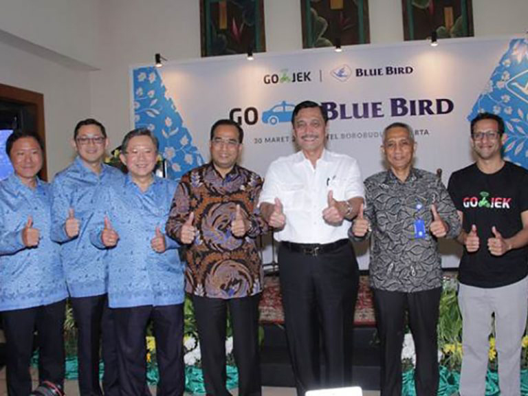 Blue Bird & GO-JEK Hadirkan Kolaborasi Anak Bangsa