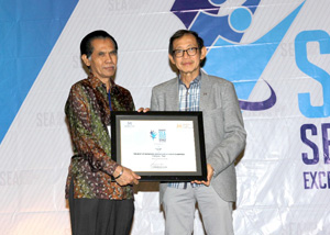 Bandung Service Excellence Awards for the Blue Bird taxi Bandung