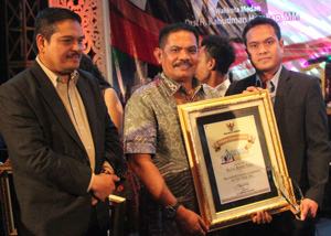 Blue Bird Taxi Medan Medan won Tourism Awards 2012