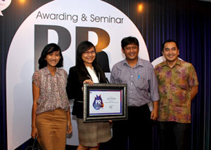 Blue Bird Group Receive an Award from MIX Magazine Awards 2012
