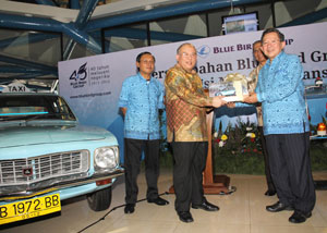 Blue Bird Group Handed the 1st Blue Bird and Silver Bird Taxi to the Indonesia Transport Museum at TMII